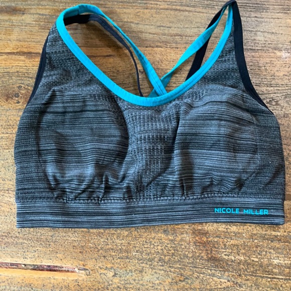 Sports bra - Picture 1 of 3